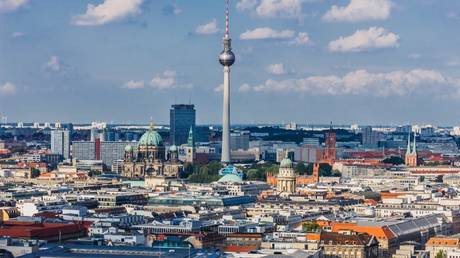 Германия конфисковала паспорта семьи российского журналиста