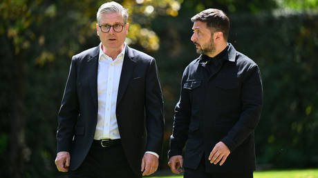 Лавров: Киев не смог бы атаковать Россию без помощи Лондона