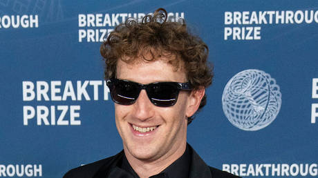 Цукерберг создает элитную команду для разработки ИИ человеческого уровня