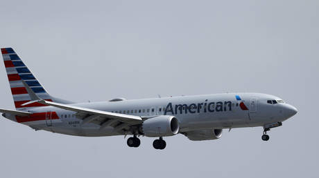 ЧП в Денвере: Boeing 737 MAX загорелся на взлётной полосе, паника и экстренная эвакуация