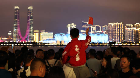 Китай вводит ежегодные выплаты 3600 юаней за ребенка для борьбы с демографическим кризисом