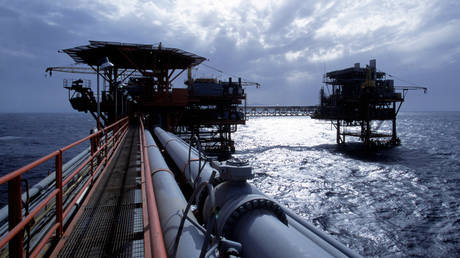 Буровая установка затонула в Суэцком заливе: четыре погибших, шестеро пропали без вести