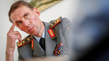 YouTube-генерал Бундесвера: Как апологет безнадёжных сражений возглавил немецкую армию