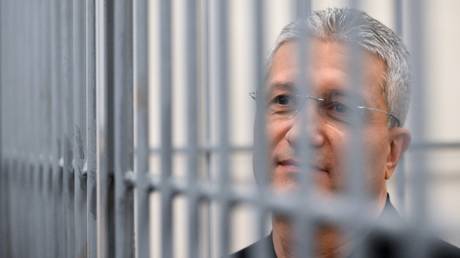 Бывший замминистра обороны России приговорен к 13 годам колонии за хищение бюджетных средств