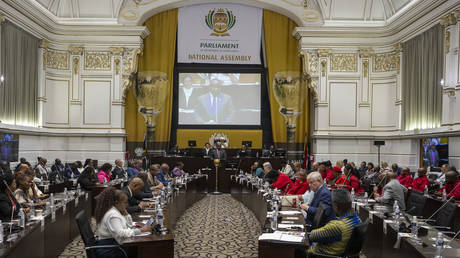 Парламент ЮАР утвердил бюджет на 2025–2026 годы при поддержке коалиции, несмотря на сопротивление оппозиции