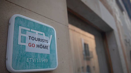 Вандализм под лозунгами протеста: как антитуризм захлестнул Майорку