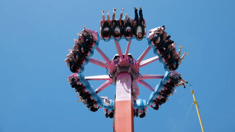 Трагедия в парке развлечений: гигантские качели рухнули в Саудовской Аравии, десятки пострадавших