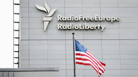 США: Суд восстановил финансирование Радио Свобода, осудив «беспрецедентный» шаг администрации Трампа