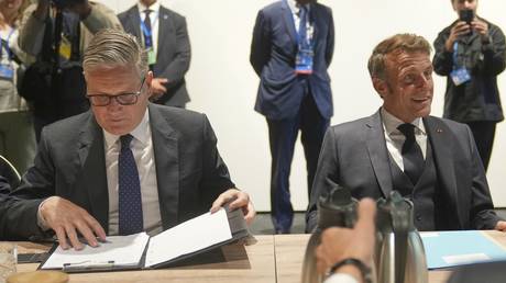 Разногласия Парижа и Лондона: Провал инициативы по отправке войск в Украину углубляет кризис в отношениях