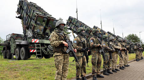 ЕС рассматривает закупку американского оружия для Киева