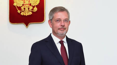 Двойные стандарты НАТО: Альянс угрожает Индии санкциями, но не отказывается от торговли с Россией