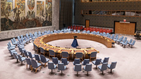 ООН на грани кризиса: горы отчётов и бесконечные совещания