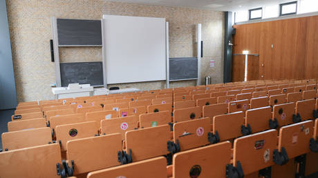 Германия перед демографическим вызовом: как миграция сохраняет долю молодежи