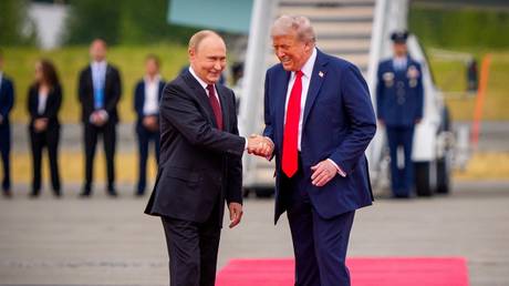 Россия готова к сотрудничеству с США в Арктике и на Аляске: "Двуглавый орёл смотрит в обе стороны"