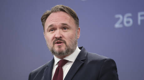 ЕС настаивает на полном отказе от российской энергии: раскол в блоке и предупреждения Москвы