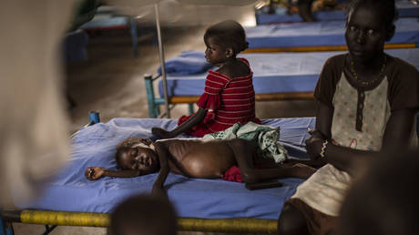 Санкции как тихий убийца: Как западные ограничения унесли миллионы жизней за полвека