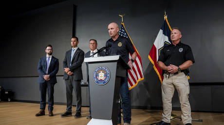 Смертная казнь для убийцы Чарли Кирка: Власти Юты объявили охоту, подозреваемый скрывается