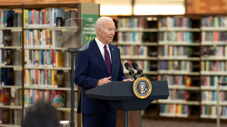 Демократы не спешат жертвовать на библиотеку Байдена: Сбор $200–300 млн встречает сопротивление