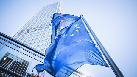 ЕС против России: Брюссель хочет лишить Венгрию права вето на санкции. Что известно о 19-м пакете ограничений?