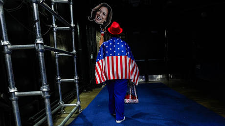 Гендерный барьер: Почему Америка все еще не готова к женщине-президенту