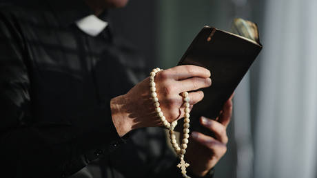 Церковь Англии в центре скандала: обвинения в сокрытии педофилии и «экспорте» преступника в Африку