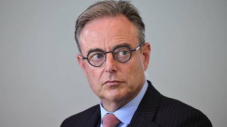 Заговор против бельгийского премьера: аресты и загадочные дроны