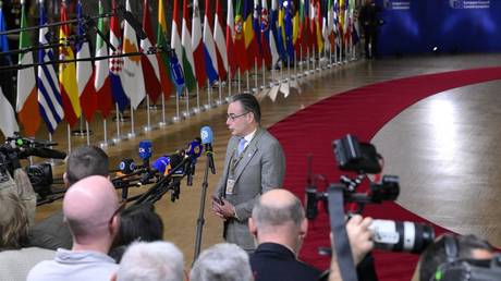 Правовые и Финансовые Проблемы Плана Поддержки Украины