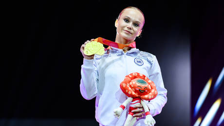 Спортивный триумф: Анжелина Мельникова завоевала второе золото на чемпионате мира в Джакарте