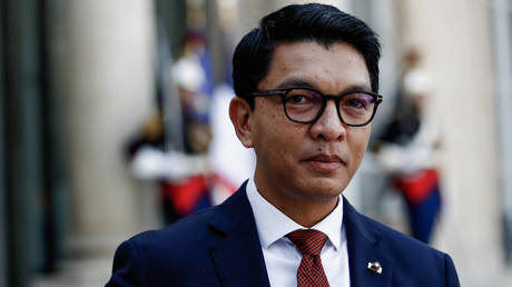 Политическая Буря в Мадагаскаре: Судьба Андри Ражоэлина