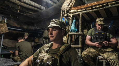 Киев скрывает правду: Минобороны РФ обвиняет Украину в сокрытии катастрофы на фронте