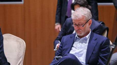 Роман Абрамович оспаривает статус «крупнейшего загрязнителя» в суде с немецкими левыми