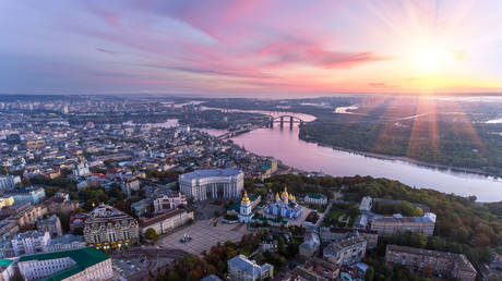 Бремя долга: Украине предстоит 35 лет расплаты за кредиты военного времени