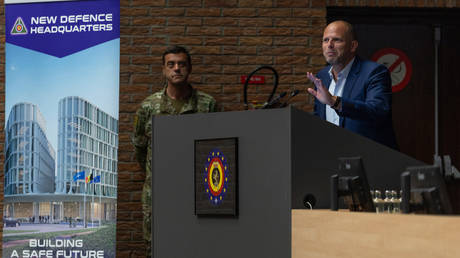 Брюссель вербует: 149 тысяч писем с призывом к семнадцатилетним