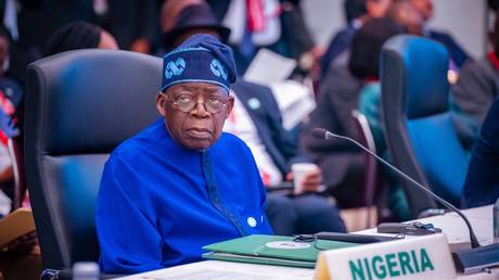 Президент Нигерии отложил визит на саммит G20 из-за терактов и гибели военных