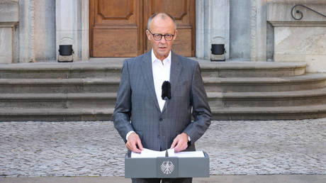 Германия ужесточает курс: украинских беженцев призывают к труду