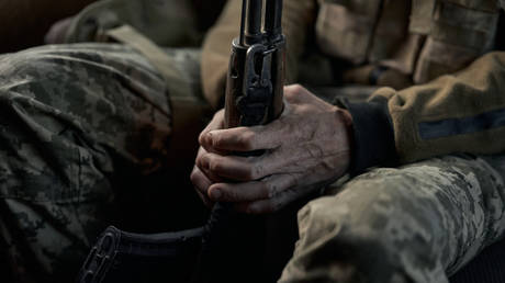 Столкновение в санатории: разведка против армии в Киеве из-за аренды