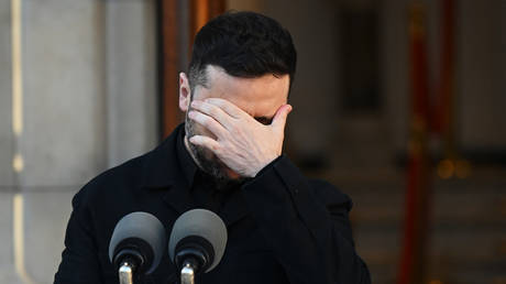 Непростой разговор: Зеленский обсуждал с эмиссарами США территориальные требования России и гарантии безопасности