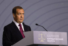 Медведев предупреждает о опасной новой эре без договора о контроле над ядерными вооружениями