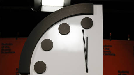 Часы Судного Дня: Ученые предупреждают о приближении катастрофы