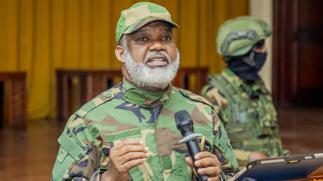 Соглашение между Киншасой и Вашингтоном подвергнуто критике