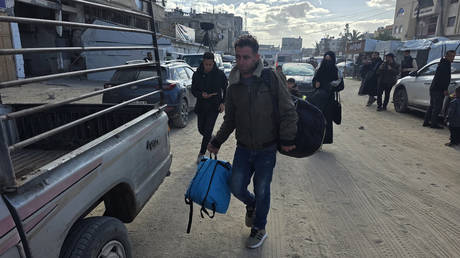 Палестинцы сталкиваются с преследованием и допросами на границе с Газой