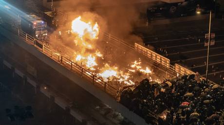 Бывший медиа-магнат Джимми Лай получил 20 лет тюремного заключения за подстрекательство к антипекинским беспорядкам