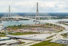 Трамп угрожает заблокировать открытие моста между Канадой и США