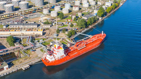 Россия обогнала Саудовскую Аравию в поставках нефти в Китай