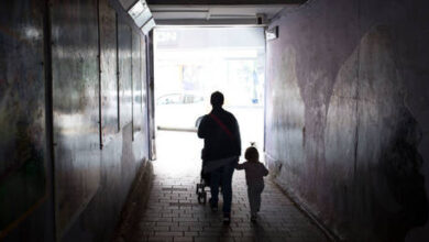 Замороженные зарплаты: британским семьям грозит застой в уровне жизни