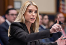 "Скандал вокруг документов Эпштейна: Минюст США обвиняют в слежке за конгрессменами