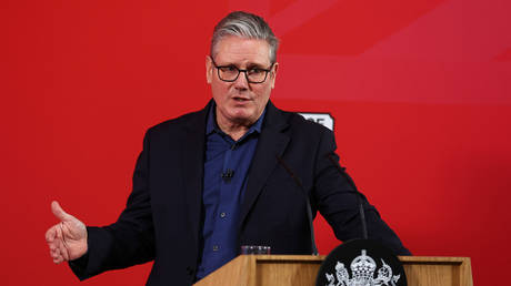 Европа должна уменьшить зависимость от США