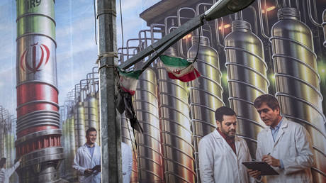 Иран может передать часть обогащенного урана третьей стране