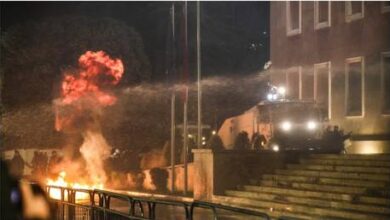 Столкновения на митинге в Тиране