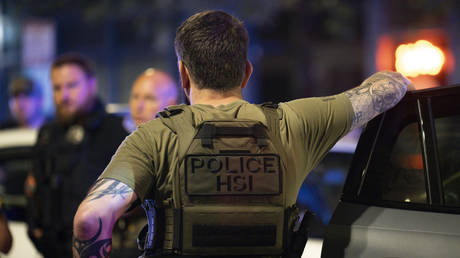 Жестокий разгон: Политика Трампа по иммиграции приводит к гибели американского гражданина